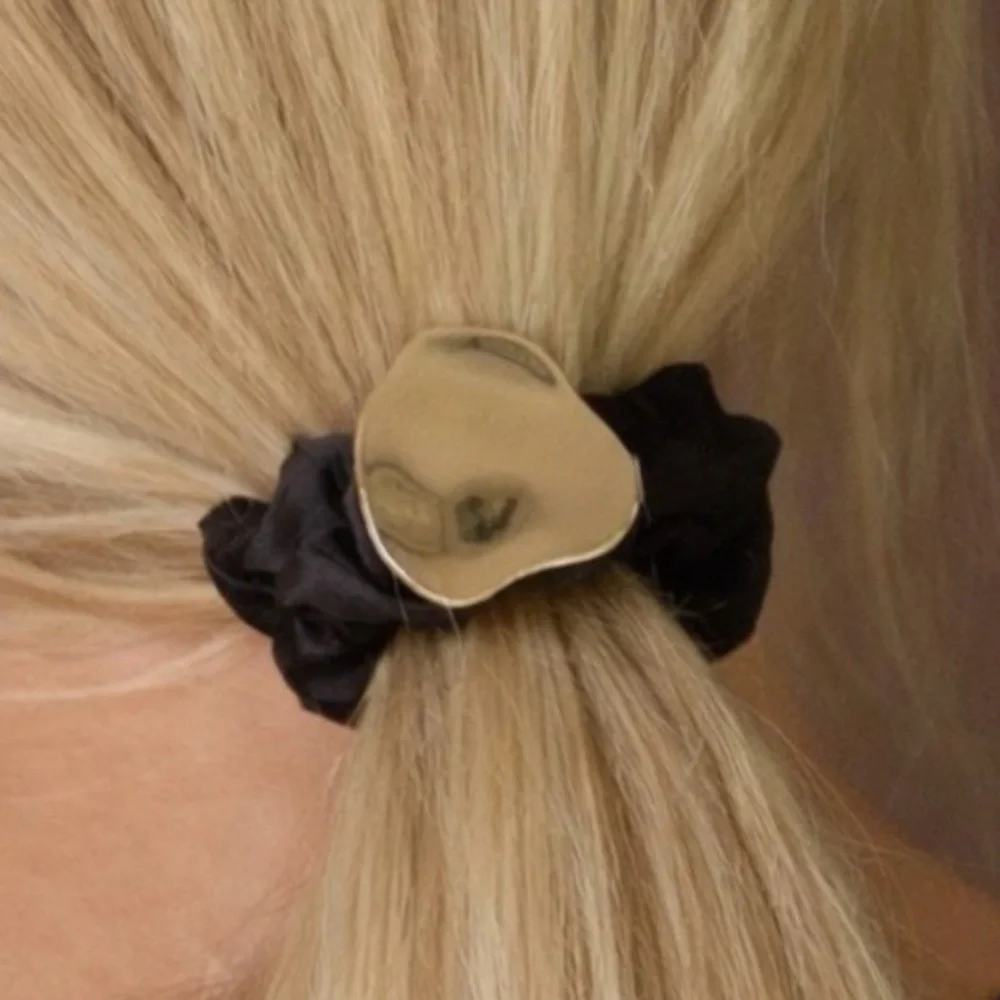 Gold Pendant Scrunchie (1701)